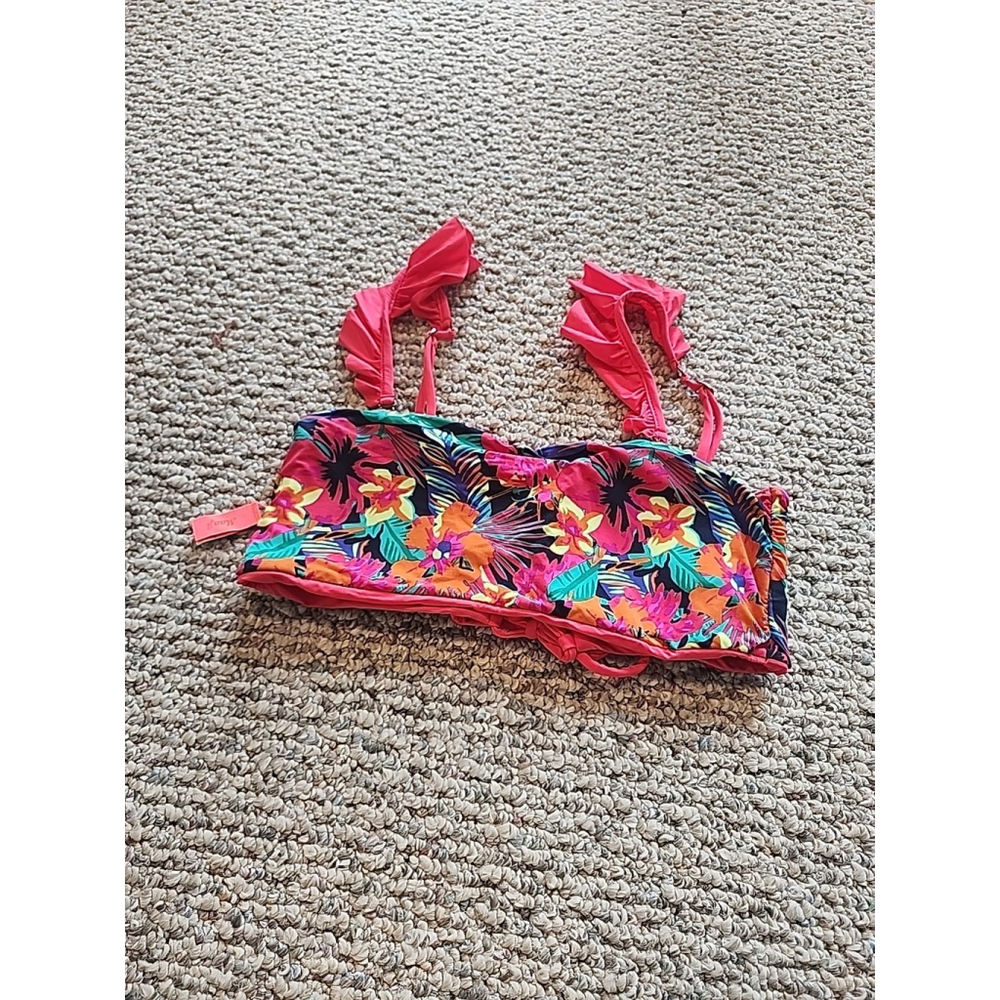 Swimsuit Top By Maaji,new With Tag, Size Large